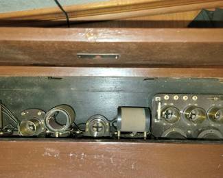 Vintage Atwater Kent radio - no tubes