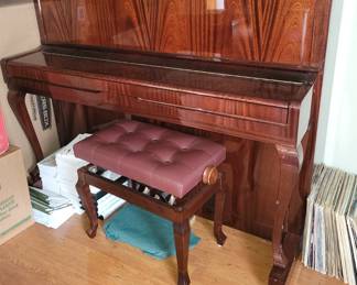 Rieger Kloss model 122 Demichippendale upright piano and adjustable bench