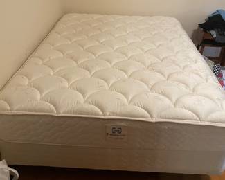 Queen Beautyrest pillow top mattress & box spring. For Sale Now!