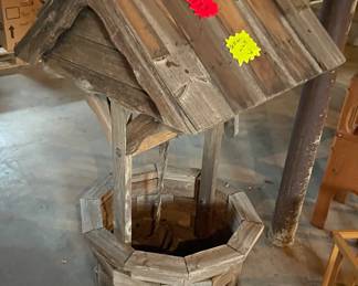 Outdoor Wishing Well, Nice!