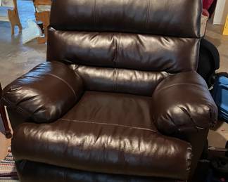 Oversized Faux Recliner, manuel. For Sale Now!