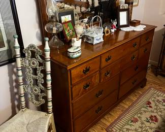 Ethan Allen dresser with mirrror