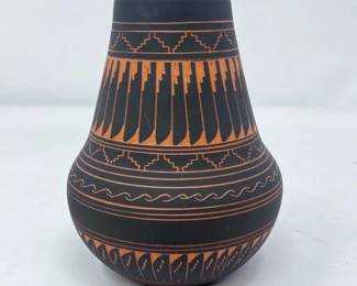 81 AuthenticNativeAmericanVaseByHelenJohnson