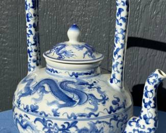 32 ChineseBlueWhiteOversizedPorcelainTeaPot