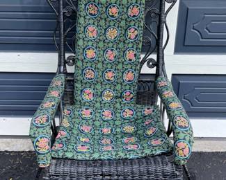 267 VictorianWickerPlatformRockerFloralUpholsteredCushions