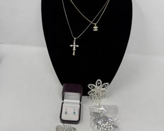 7 GoldSilverJewelryAlongWithDesignerStyleCostumePieces