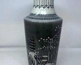 82 WinterMountainHouseVase