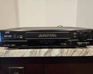 88 JVCHRS7300USuperVHSHiFiStereoVCR