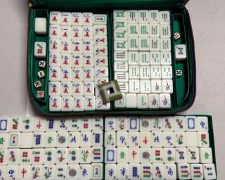 221 VintageChineseMaJongSetInCarryCase