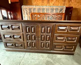 253 6Drawer2DoorWalnutDresser