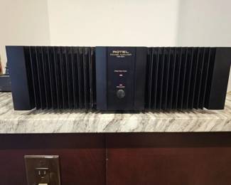 80 RotelRB991HighPowerDualChannelStereoAmplifier