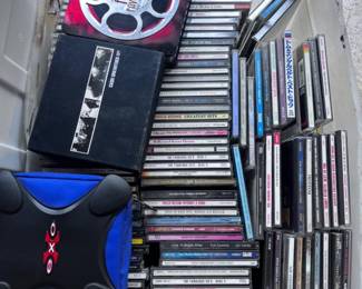 124 BigToteFullofCDs