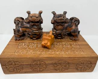 227 PairofCarvedWoodFooDogsOnFloralCarvedWoodBoxScottie