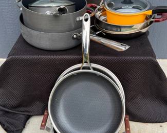 197 PotsPansHexclad11FryPanCulinaryEssentialsAllClad