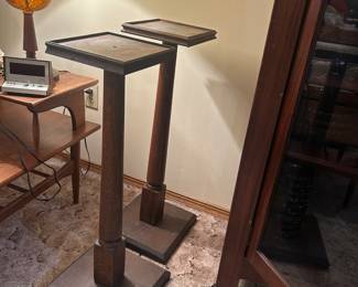 Pedestal plant stands 