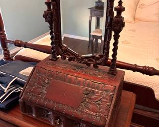 Victorian carved wooden vanity box with mirro, late 19th to early 20th century