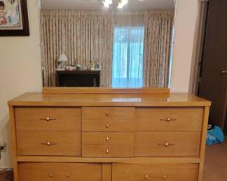johnson carper 8 drawer dresser with mirror