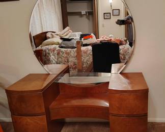 vintage 5 drawer dresser with mirror