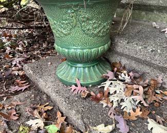 Large old RRP Roseville, Ohio Art Pottery Jardiniere Planter/Urn.