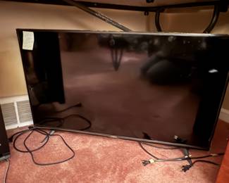 Vizio 40" - D40F- G9  Works with a universal remote (not include)