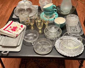 Hammered, aluminum, serving trays, glass, serving pieces, iced tea glasses, card table