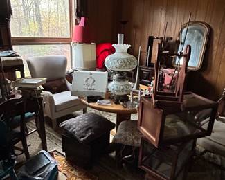 Lamp, furniture, mirror, desk, rugs, benches