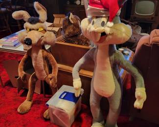 Large bugs and wil e coyote 