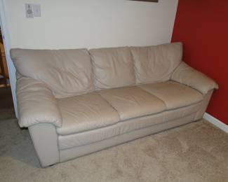 Natuzzi leather sleeper sofa