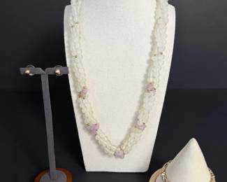 Stunning necklace, bracelet and earrings