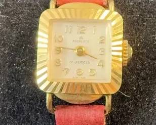 18K Gold Bucherer Ladies Swiss Wristwatch 