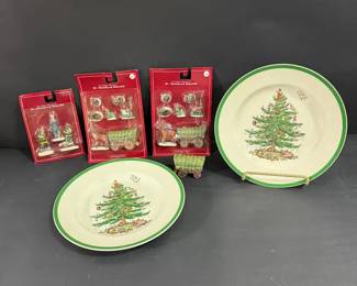 Spode England Christmas Tree Plates with St. Nicholas Square Mini Figurines