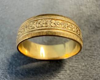 14K Gold Floral Engraved Band Ring 4g