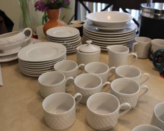 Oneida set of Dishes