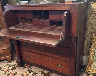 Unique Desktop dresser