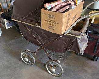 Vintage 1940’s -50’s baby buggy (Pram)