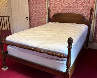 4 post bead w/ mattress