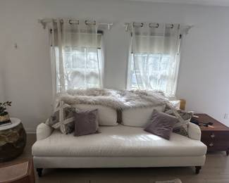 Carlisle English Arm Upholstered Grand Sofa 91" with Bench Cushion