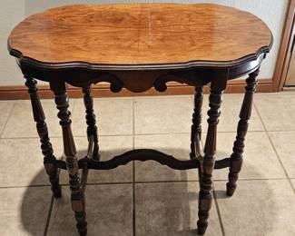 Antique Edwardian Parlor Table w/ 6 Turned Legs