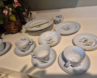 Assorted pieces Spode "Queen's Bird"