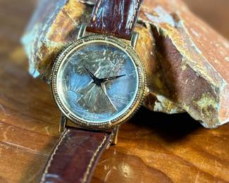 Proceeds from this lot will be donated to non-profit Salem Dogs in Marion County, Oregon. This lot features a vintage custom quartz watch featuring a Walking Liberty half-dollar on a genuine leather band. Appears to need a new battery to work. Salem Dogs focus is on helping special needs dogs when their people experience extreme circumstances. Owner death, hospice, and nursing/assisted living situations are some examples that trigger the need for a new home. In addition, some people find themselves unable to afford medical bills and opt to have their dog euthanized. In those cases, Salem Dogs is often contacted and has either taken in the dog or helped the owner financially. While most of their work is in the Salem, Oregon area, this charity has helped dogs in multiple areas around North America.
