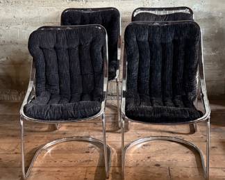 This lot features a set of four (4) cantilever dining chairs, believed to be by Gastone Rinaldi for Rima circa 1970s. Each chair measures, 33.5” H x 19.5” W x 24” D.
