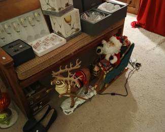 animated moving Santa and reindeer