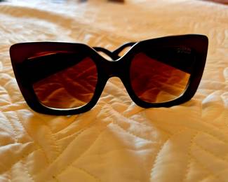 Gucci, Butterfly sunglasses