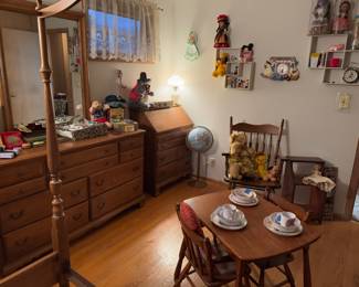 Vintage Disney toys, a little girls dream playroom!  Can’t get this quality today.  Don’t miss your set to find the perfect gift for that special child/grandchild!!
