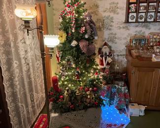 Vintage Christmas, one of a kind gifts and beautiful vintage hand painted ceramics!!