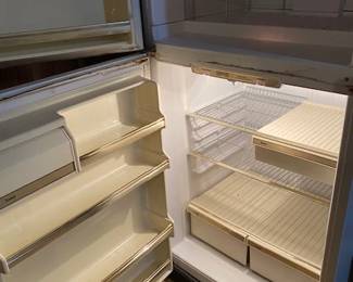 Montgomery Ward refrigerator with top freezer