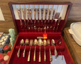 Beautiful flatware set with box 