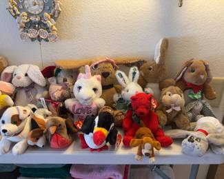 Variety of stuff animals 