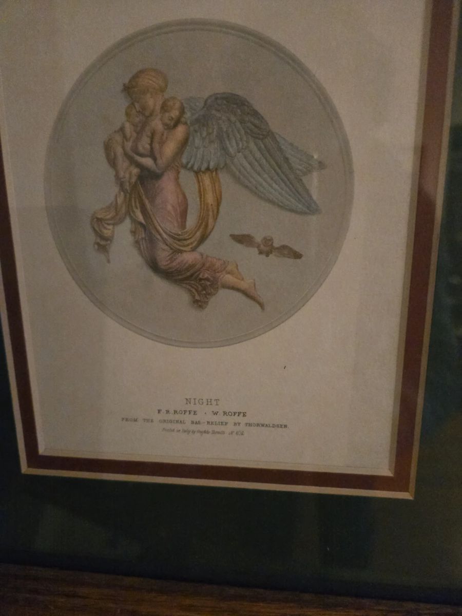 Many pictures, prints and paintings 