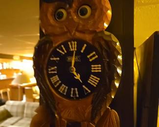 Owl clock